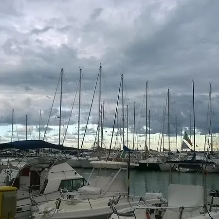 Gianna ホテル ロゼート・デッリ・アブルッツィ