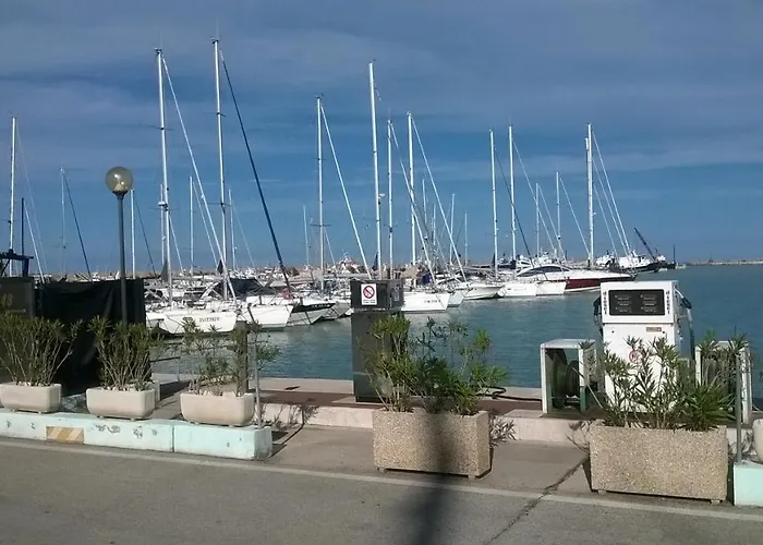 Gianna Отель Розето-дельи-Абруцци