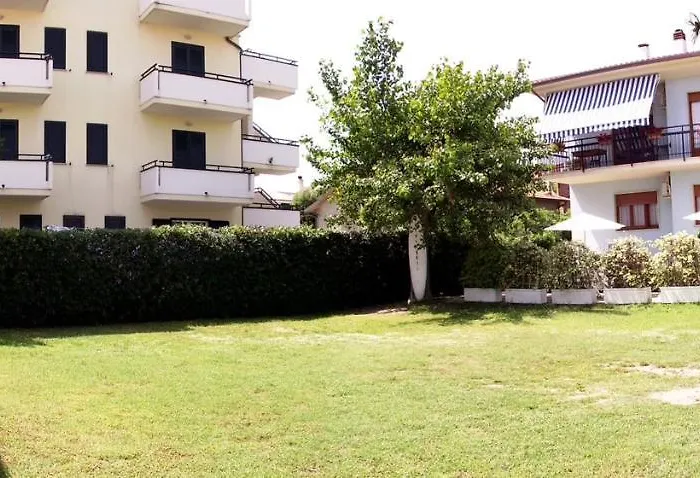 Gianna Отель Розето-дельи-Абруцци