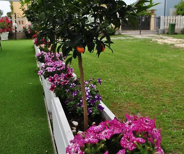 Gianna Отель Розето-дельи-Абруцци